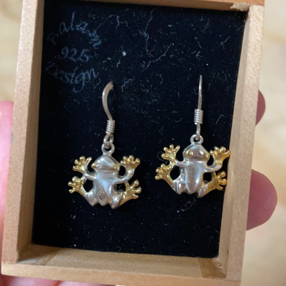 Frog dangle earrings
